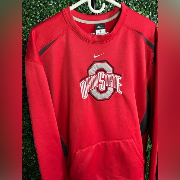 Men’s Nike Ohio State Buckeyes Therma-Fit Pullover - Picture 2 of 11